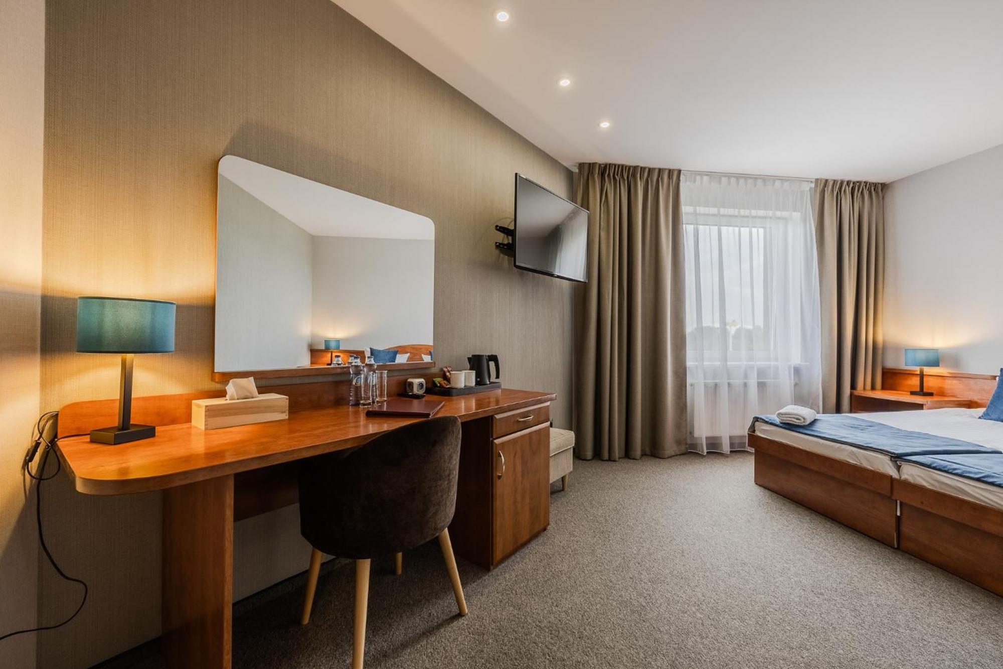 Hotel Caro Poznań Buitenkant foto