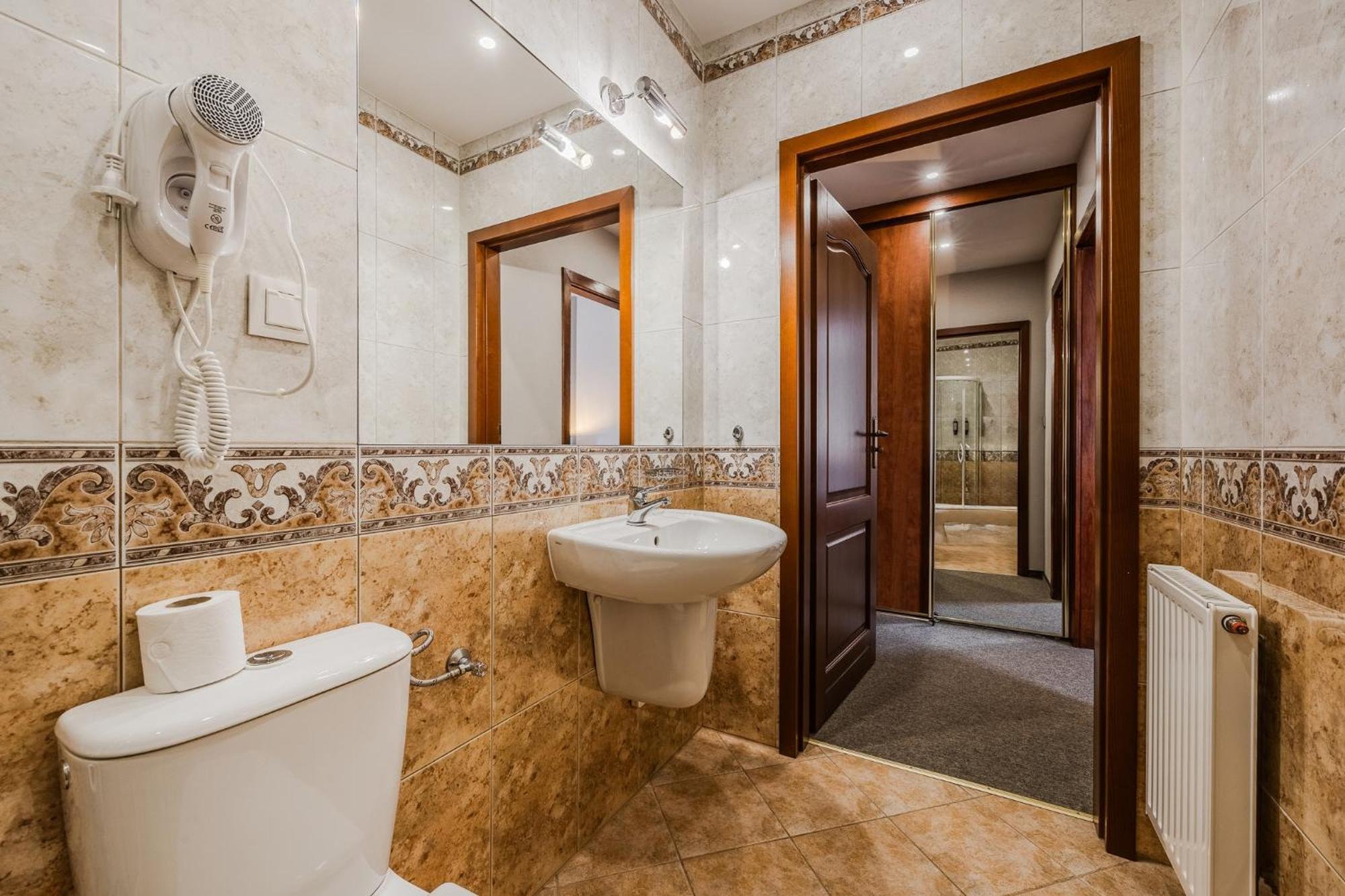 Hotel Caro Poznań Buitenkant foto