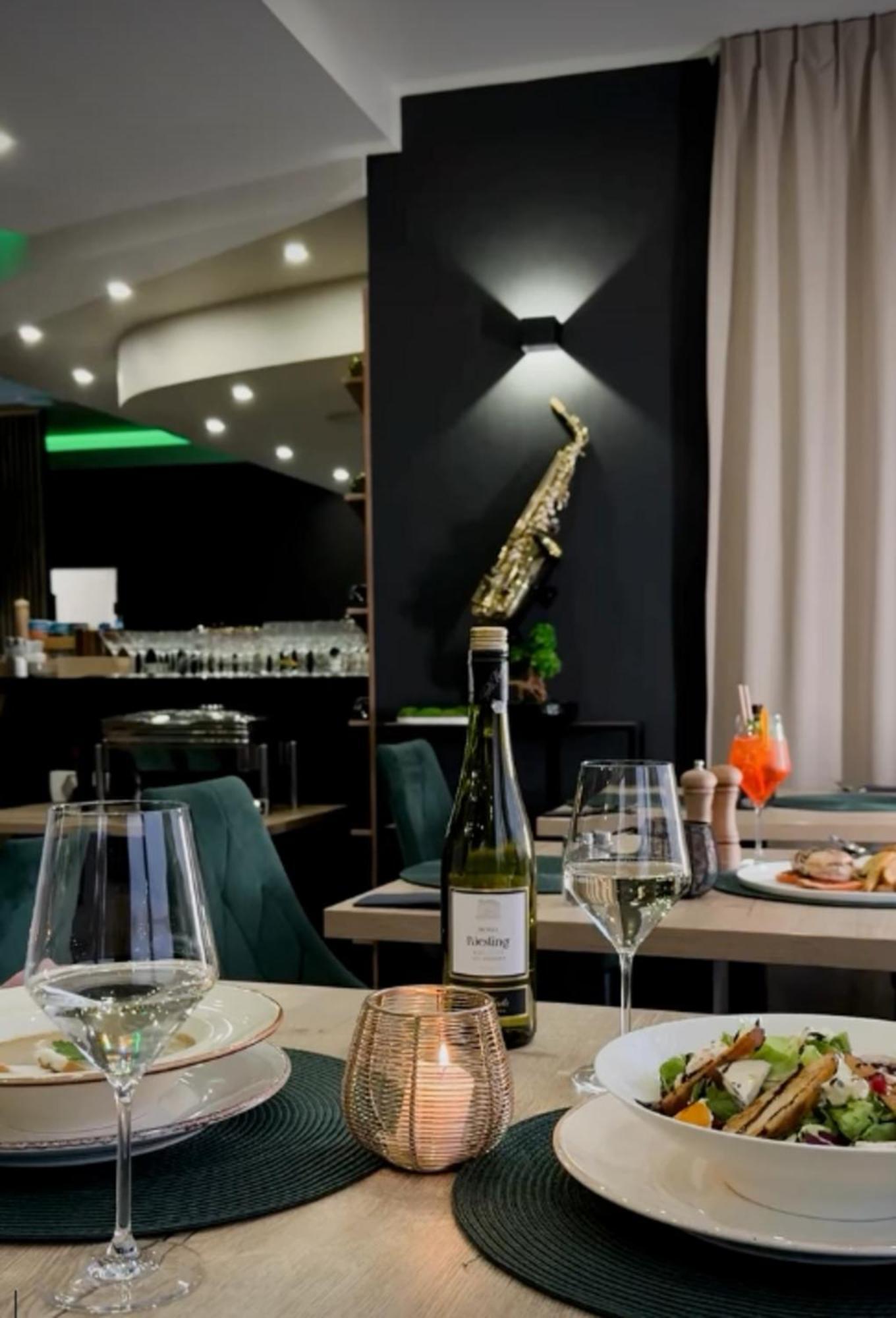 Hotel Caro Poznań Buitenkant foto